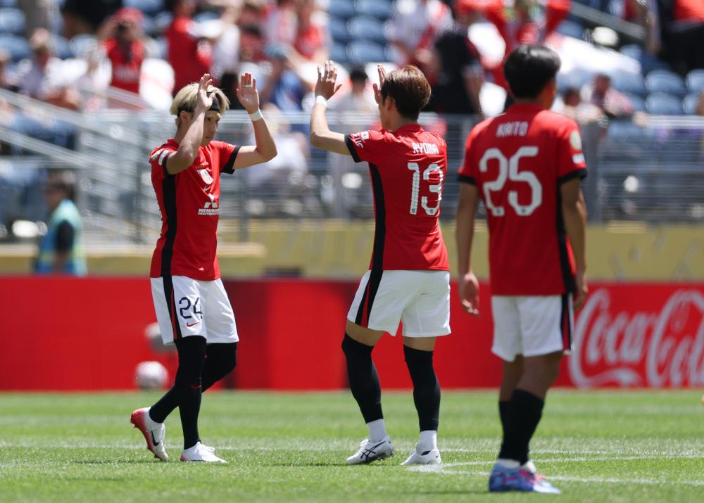 费迪南德：阿森纳不需要埃泽，当然他也可以提升板凳深度