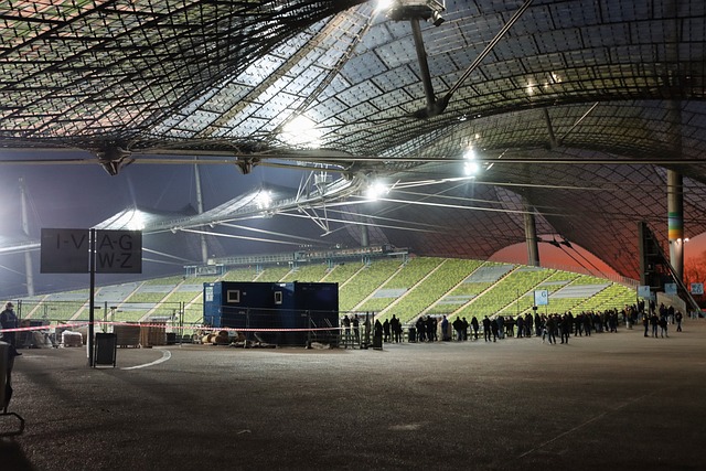 斯洛特：我们没有可用的边锋，派出两名9号球员是合乎逻辑的